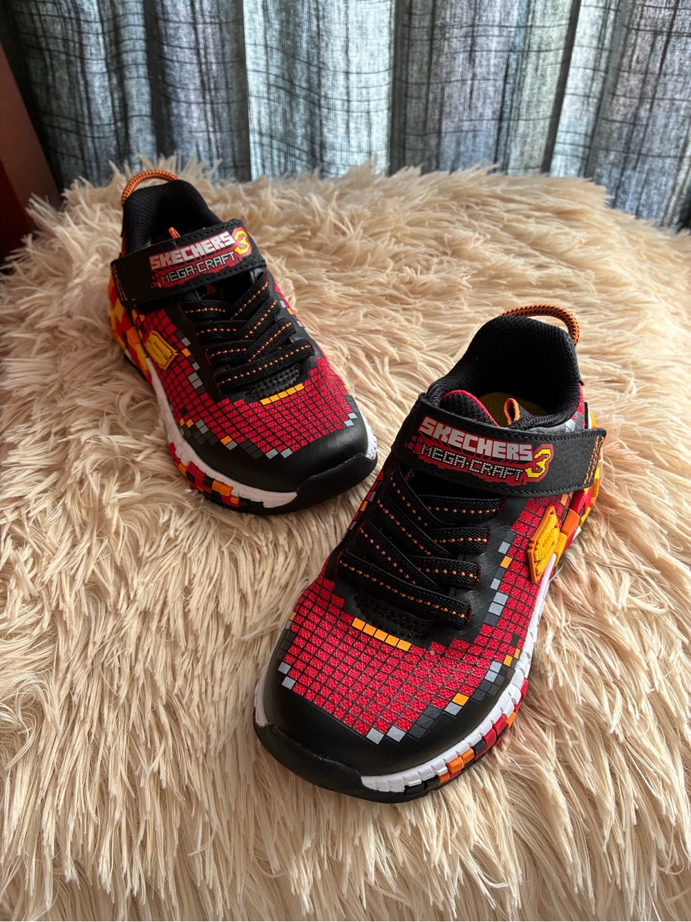 Kids SKETCHERS mega craft Shoes.  Size 11.